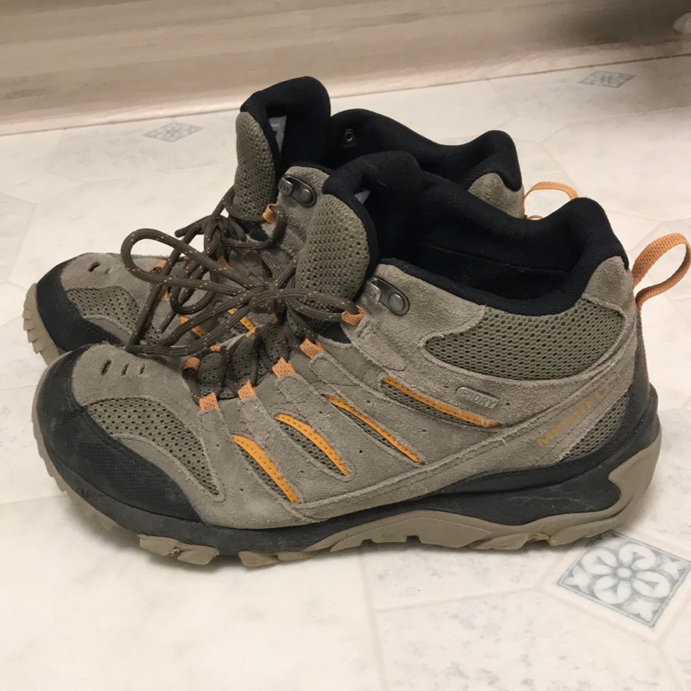 ⚠️Last Day!‼️ Like New! Merrel men’s Hiking Boots